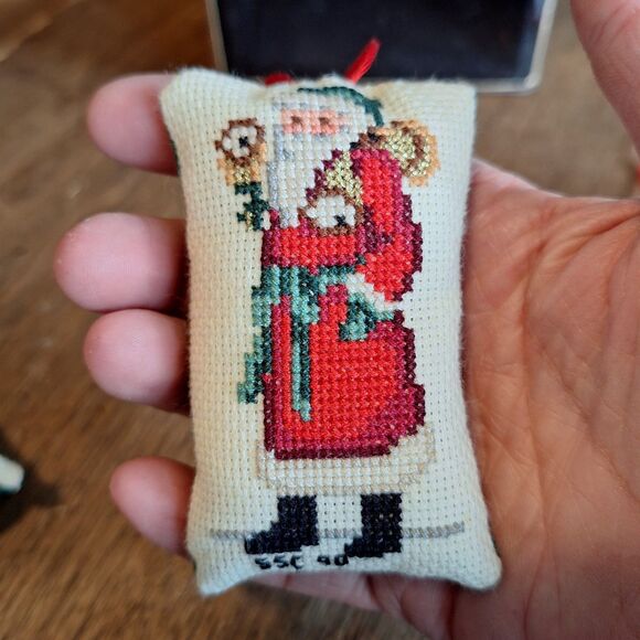 VTG 1990 HESTIA Hand Made Embroidered Santa Claus Pillow Ornaments 3" Long - Picture 6 of 16